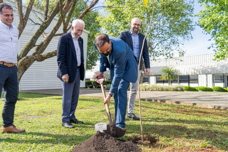 Agricultura digital: parceria com New Holland vai beneficiar 4,5 mil alunos de colégios agrícolas