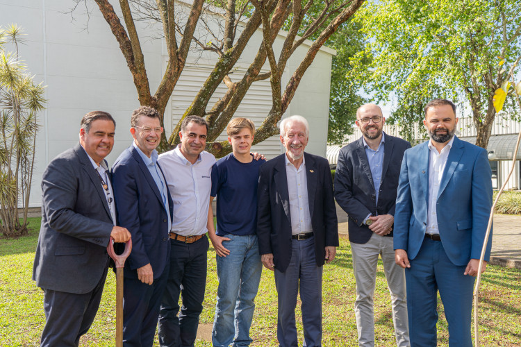 Agricultura digital: parceria com New Holland vai beneficiar 4,5 mil alunos de colégios agrícolas