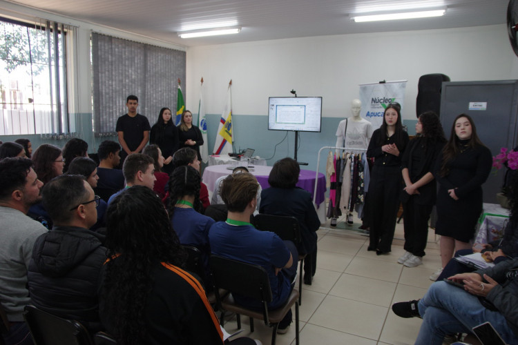 Alunos em cursos técnicos na rede estadual crescem 350% com recorde em 2025