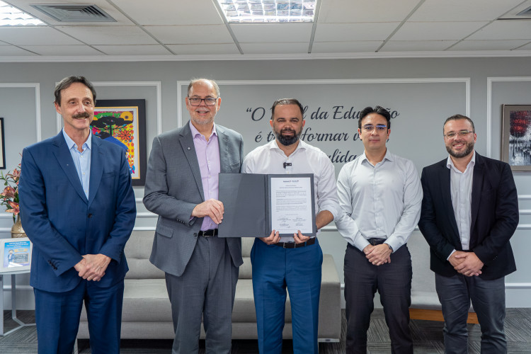 Paraná Global: Estado vai fortalecer inglês de alunos da rede estadual para o mercado