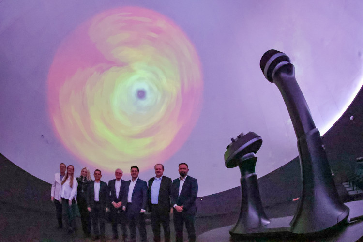 Paraná assina parceria na Alemanha e terá equipamento de ponta no planetário mais moderno da América