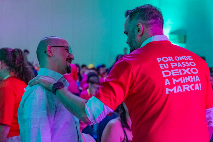 Alunos retornam de encontro prontos para transformar realidade em escolas estaduais