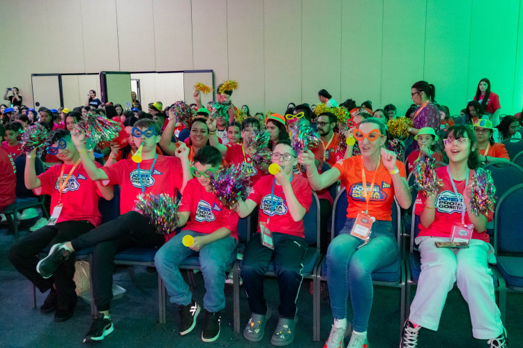 Alunos retornam de encontro prontos para transformar realidade em escolas estaduais