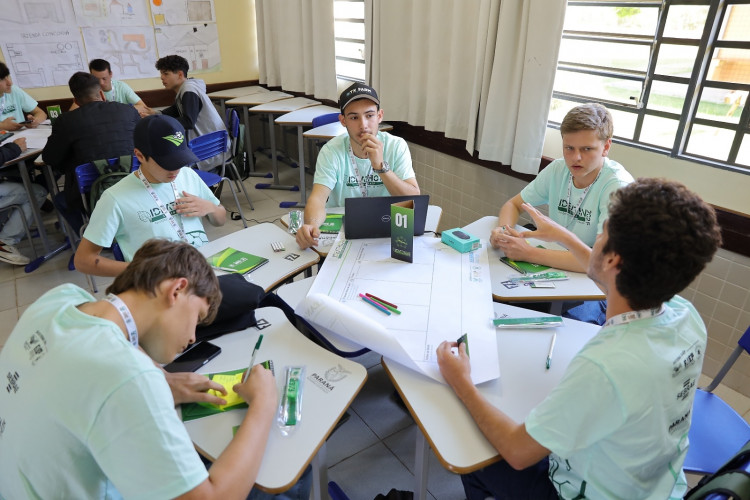 Coleira inteligente para suínos criada por alunos vence Ideathon de Francisco Beltrão