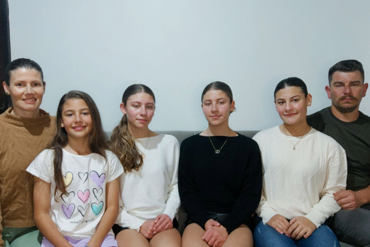 Trigêmeas de Palmas se preparam para intercâmbios do Ganhando o Mundo 2026