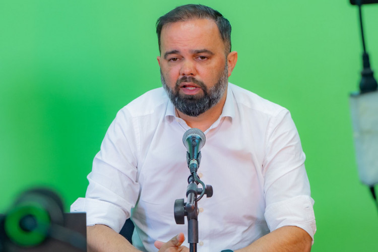 Escolas públicas paranaenses contarão com aulas de Robótica e Inglês para os anos iniciais