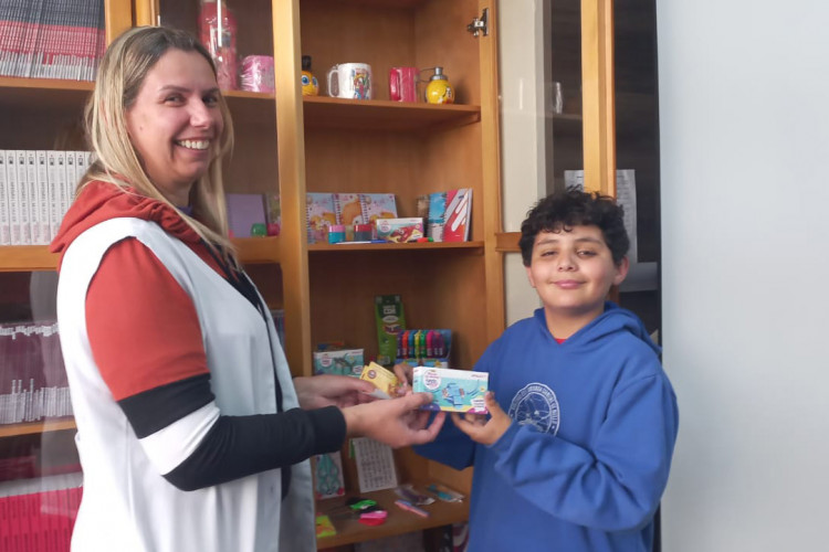 Guarazinho: colégio do Paraná implementa “moeda” para incentivar frequência de alunos