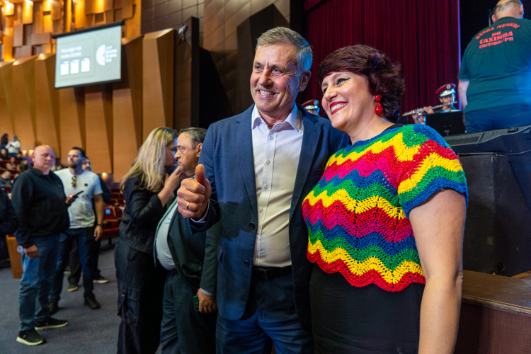 Estado começa a homenagear 5 mil educadores que inspiram alunos nas salas de aula