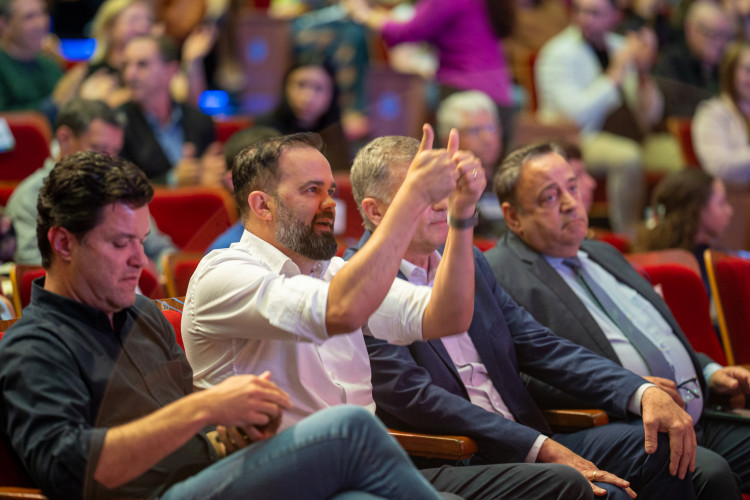 Estado começa a homenagear 5 mil educadores que inspiram alunos nas salas de aula