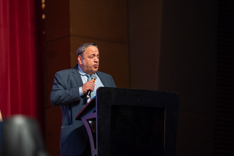 Estado começa a homenagear 5 mil educadores que inspiram alunos nas salas de aula