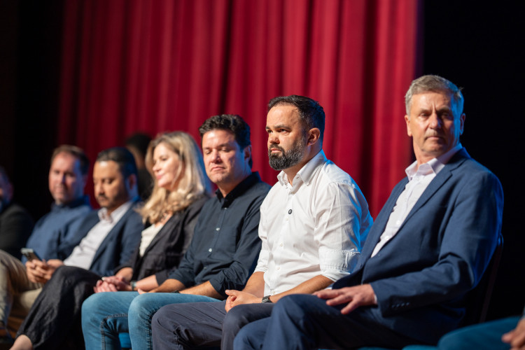 Estado começa a homenagear 5 mil educadores que inspiram alunos nas salas de aula