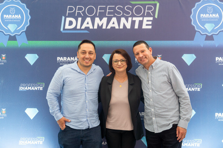 Estado começa a homenagear 5 mil educadores que inspiram alunos nas salas de aula