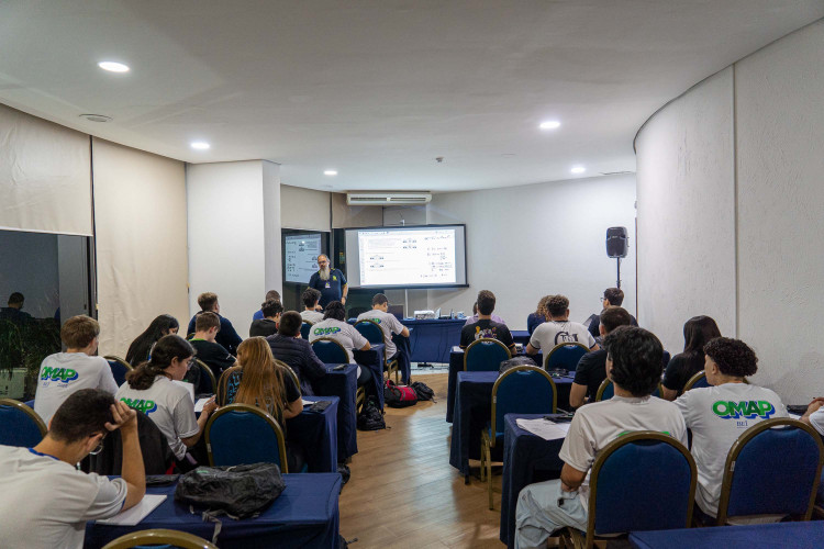 Imersão prepara alunos da rede estadual para a Olimpíada Brasileira de Matemática