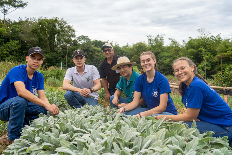 Paraná fortalece ensino agrícola com tecnologia, cursos técnicos e inovação aplicada
