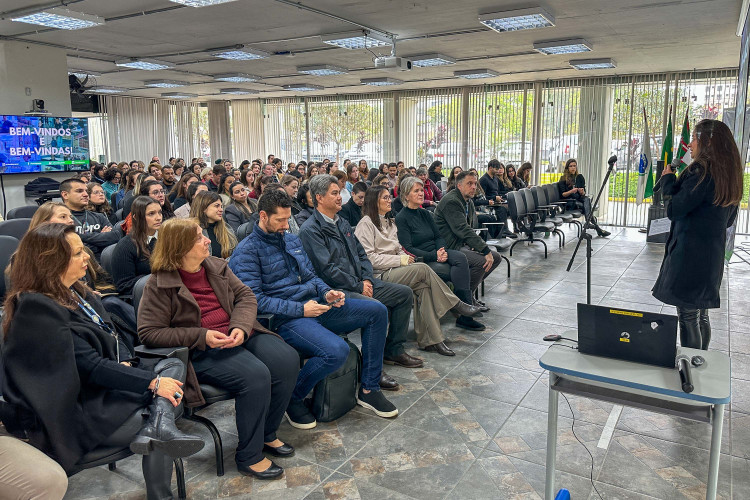 1 milhão de refeições por dia: nutricionistas da rede estadual passam por capacitação