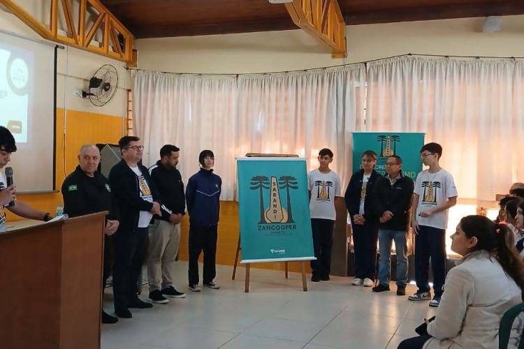 Tecnologia e ações em equipe: cooperativa mirim transforma rotina de alunos em Sarandi