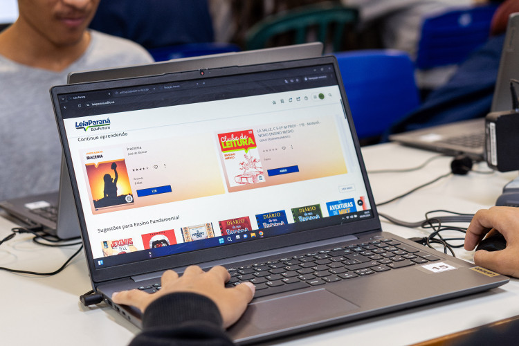 Dia Nacional do Livro: Estado divulga cinco obras mais lidas por estudantes no Leia Paraná