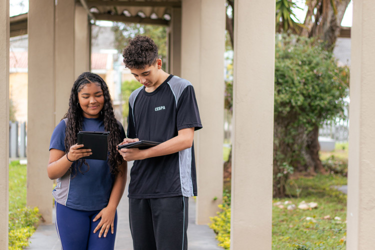 Dia Nacional do Livro: Estado divulga cinco obras mais lidas por estudantes no Leia Paraná
