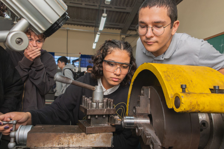 Paraná amplia acesso ao ensino técnico com parceria entre Educação e Senai