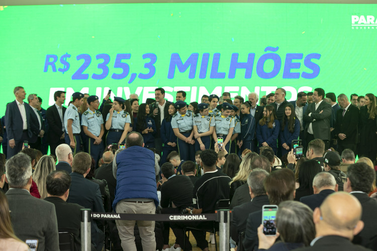 Estado apoiará municípios na implementação de inglês e robótica no Ensino Fundamental