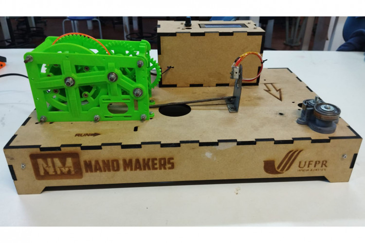 Aluno cria dispositivo que transforma garrafas PET em filamentos para impressoras 3D