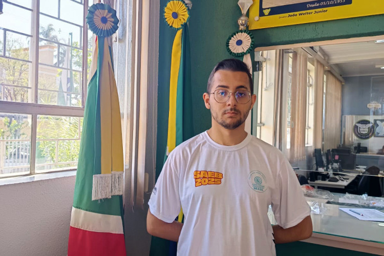 Aluno cria dispositivo que transforma garrafas PET em filamentos para impressoras 3D