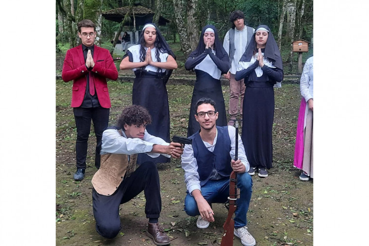 "Oscar de Colombo": colégio estadual premia curtas e criatividade de alunos