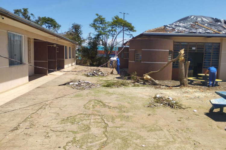 Paraná pessoas privadas de liberdade para reconstruir escolas e Apae de Rio Bonito do Iguaçu