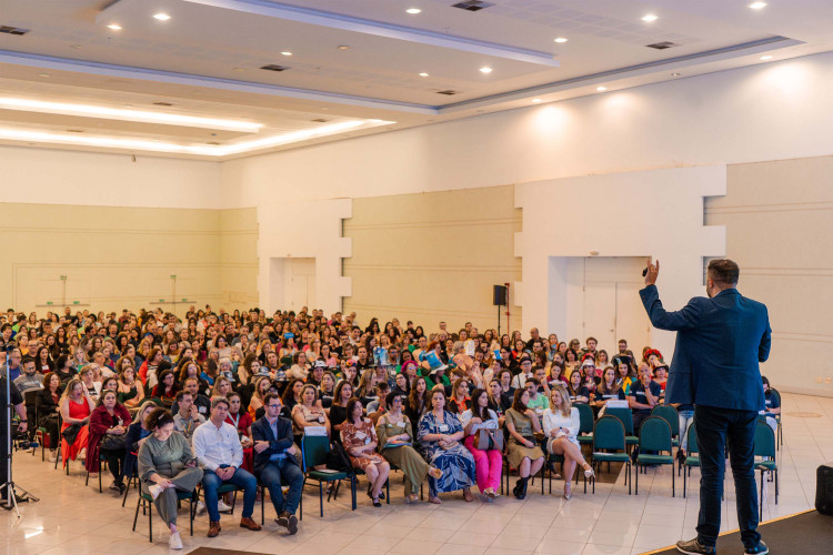 Paraná adota Método de Stanford para fortalecer ensino de Matemática em 2026