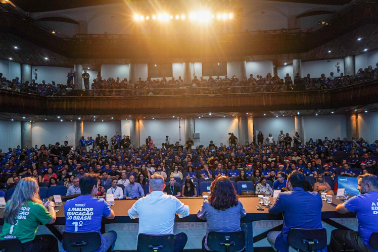 2º semestre da rede estadual tem obras em escolas, mais tecnologia e docência fortalecida