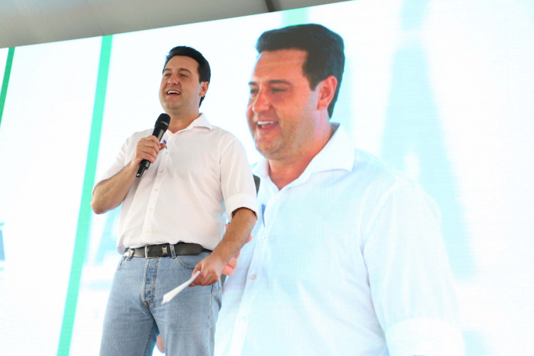 Governador anuncia R$ 90 milhões para escola e obras de infraestrutura em Umuarama