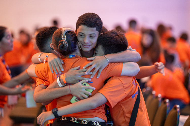 300 projetos: feira destaca inovação de alunos da rede estadual com altas habilidades