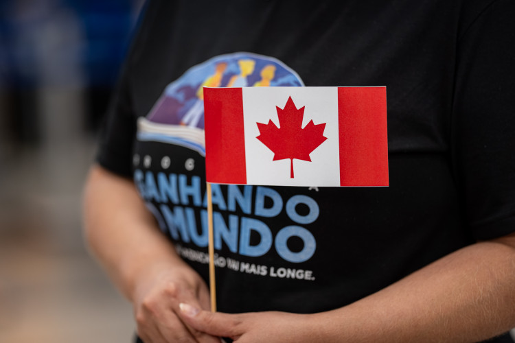 Primeiro voo para o Canadá do Ganhando o Mundo 2026 leva 20 estudantes paranaenses