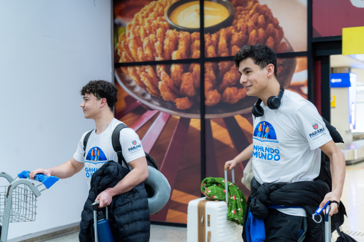 Ganhando o Mundo: grupo volta do Reino Unido com inglês afiado e novas experiências