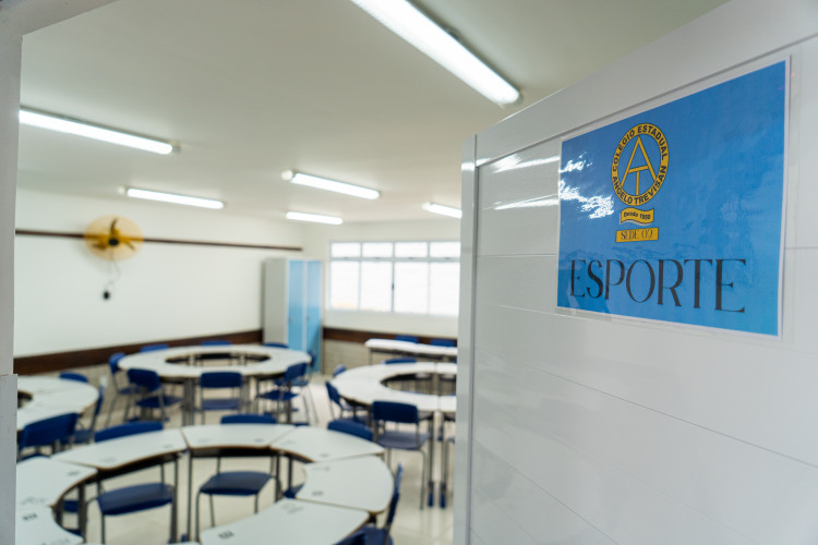 Obras no Colégio Estadual Ângelo Travisan vão atender 823 alunos no contraruno