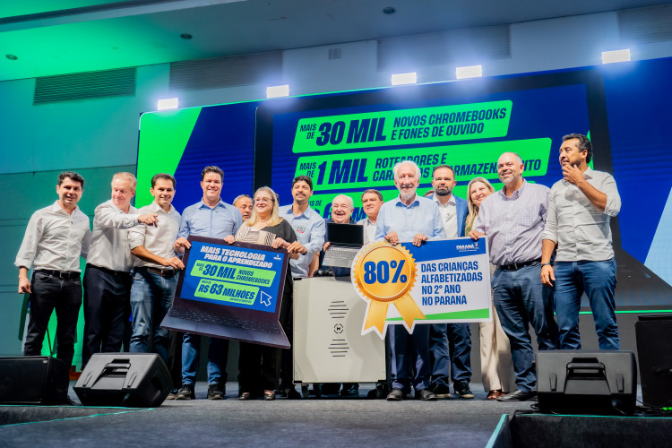 Estado anuncia R$ 63,5 milhões em kits tecnológicos para escolas municipais