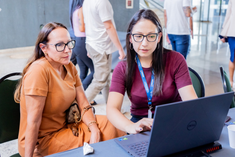 Estado anuncia R$ 63,5 milhões em kits tecnológicos para escolas municipais