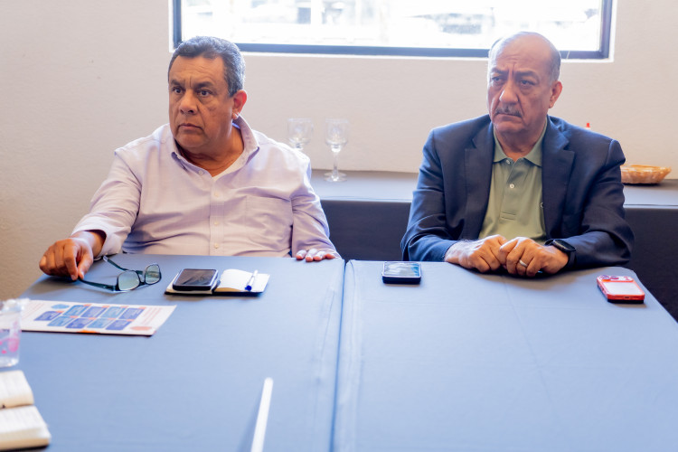 Comitiva de autoridades do México conhece modelo de ensino de inglês do Paraná