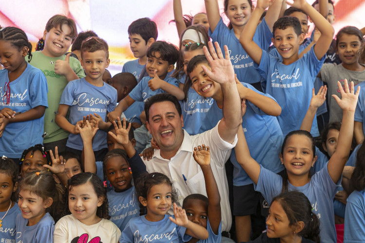 Com aporte de R$ 10 milhões do Estado, escola de Cascavel é inaugurada após reconstrução