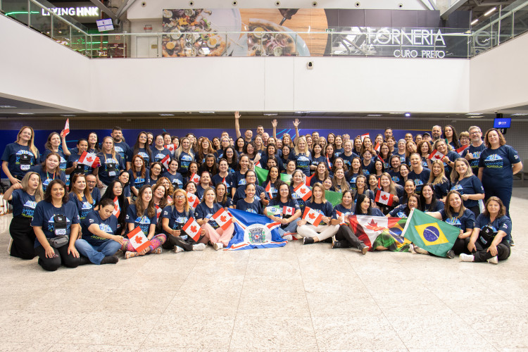 Ganhando o Mundo Professor leva pedagoga de Rio Bonito do Iguaçu ao Canadá