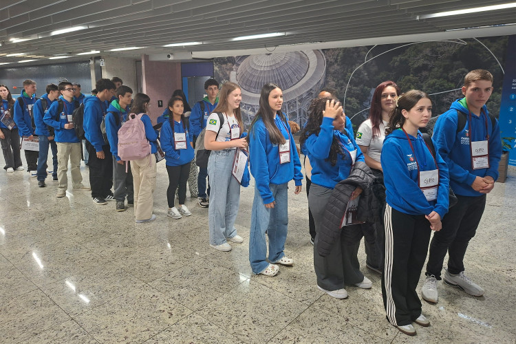 Mais um grupo de estudantes do Ganhando o Mundo embarca para intercâmbio no Canadá