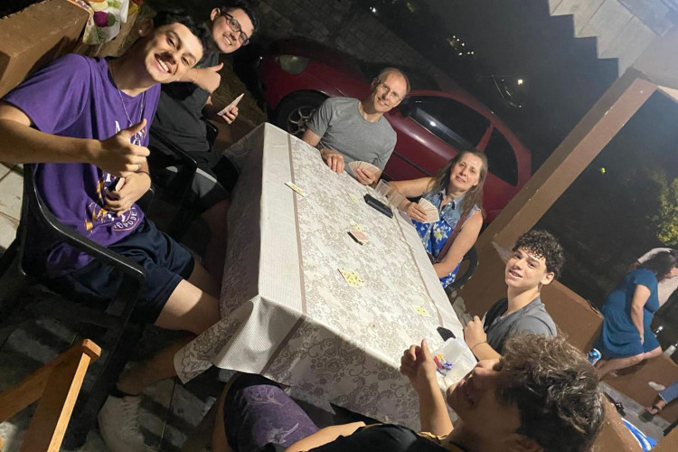 Casal canadense reencontra estudantes do Ganhando o Mundo em cidades do Paraná