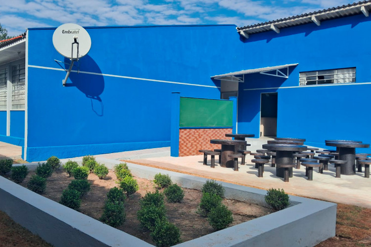 Escola Estadual do Campo Flávio dos Santos, em Palmeira (depois)