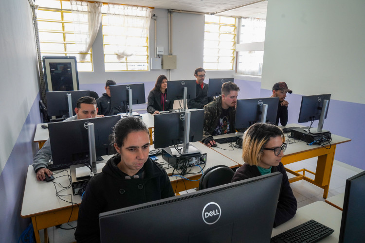 Pré-inscrições para exames de certificação da EJA no Ensino Fundamental vão até sexta-feira