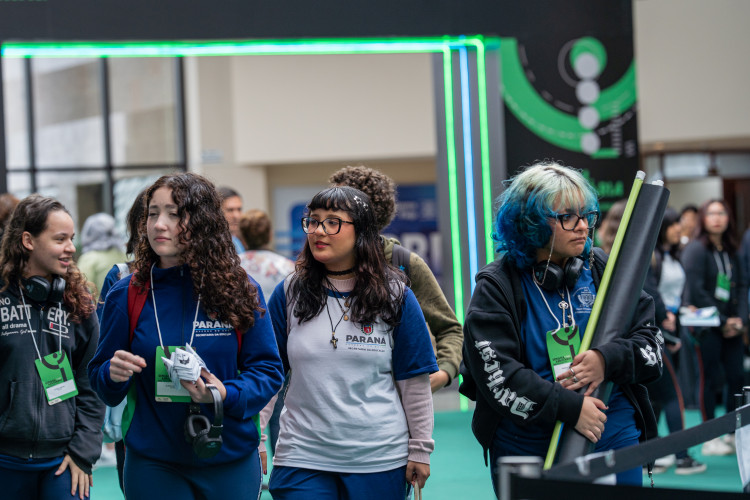 Semana Araucária divulga projetos científicos dos alunos da rede estadual