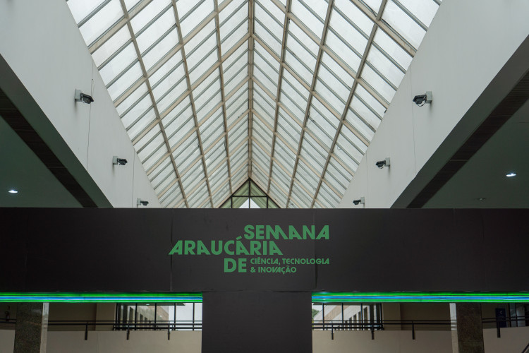 Semana Araucária divulga projetos científicos dos alunos da rede estadual