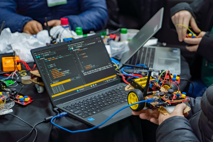 Ensino técnico da rede estadual impulsiona estudantes ao mercado de trabalho