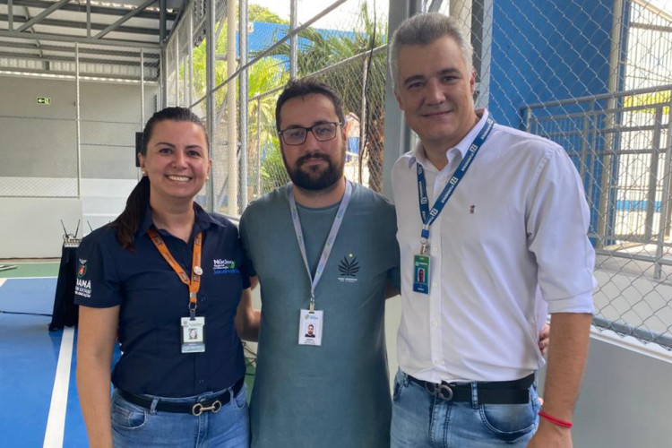 Colégio de Santo Antônio da Platina ganha nova quadra esportiva coberta