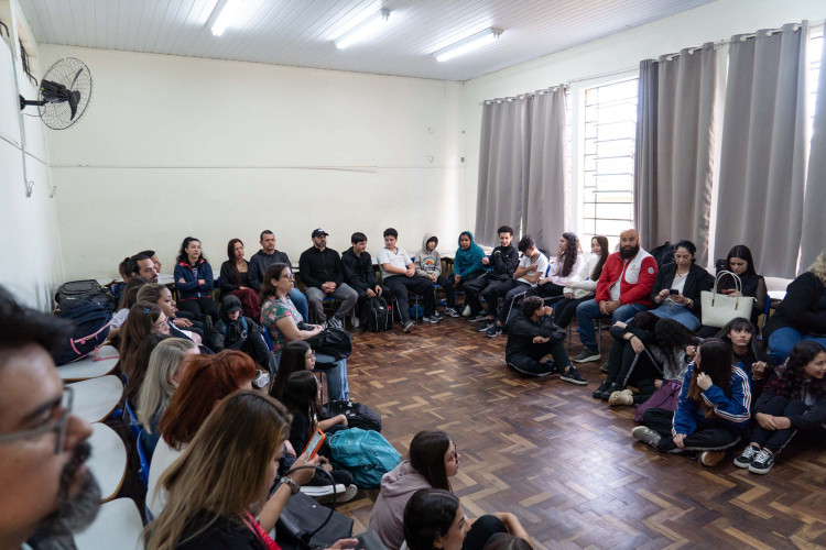 Semana da Família na Escola mobiliza pais e responsáveis em mais de 2 mil colégios estaduais