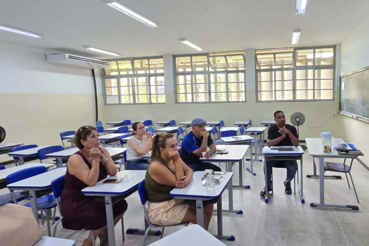 SEED prepara realocação de alunos após incêndio no Instituto de Educação de Paranaguá